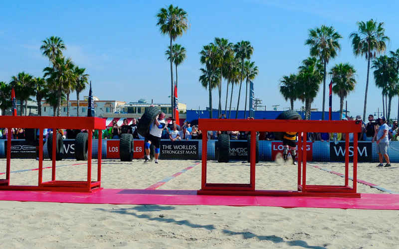 Illustration for article titled A Day at Muscle Beach with the World's Strongest Man